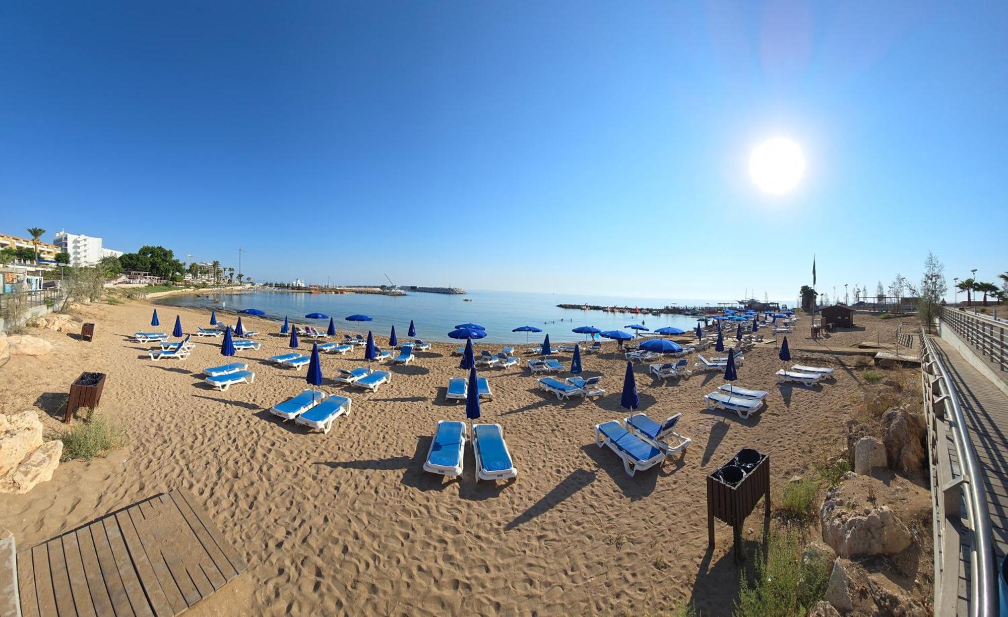 Golden Bay Deluxe Holiday Apartment プロタラス エクステリア 写真
